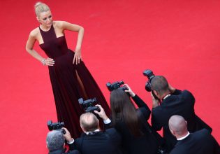 Μπλέικ Λάιβλι: Με κοιλιακούς που θα ζήλευαν όλοι δύο μήνες μετά τη γέννηση του 4ου παιδιού της