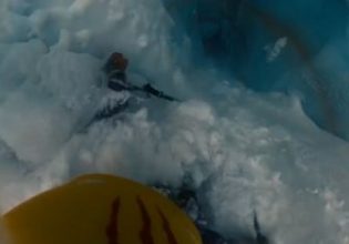 Σκιέρ πέφτει σε χαράδρα πολλών μέτρων στις Άλπεις