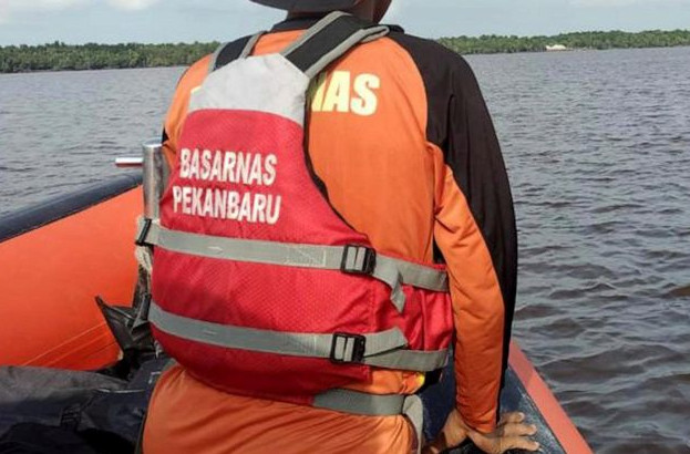 Τραγωδία στην Ινδονησία: Έντεκα νεκροί σε ανατροπή φέρι μποτ