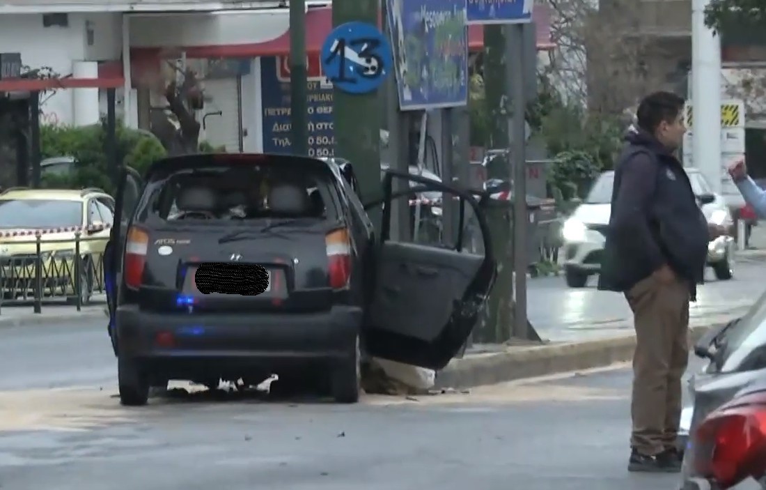 Σοβαρό τροχαίο στη Λεωφόρο Αλεξάνδρας - Τρεις γυναίκες απεγκλωβίστηκαν τραυματισμένες