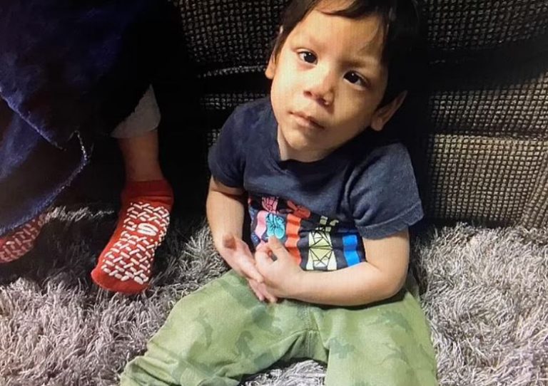 Μητέρα πούλησε το παιδί της μέσα σε σούπερ μάρκετ στο Τέξας