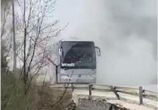 Φωτιά σε λεωφορείο στο Μέτσοβο: Μαρτυρίες από τις στιγμές τρόμου που έζησαν 52 μαθητές