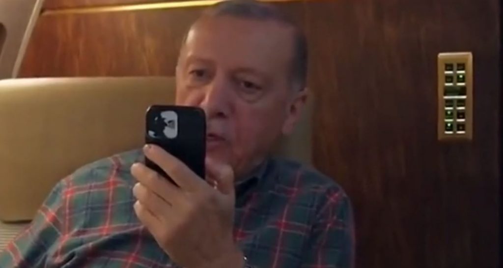 Ο Ερντογάν έκανε προεκλογική εκστρατεία μέσω τηλεφώνου στην Αυστρία