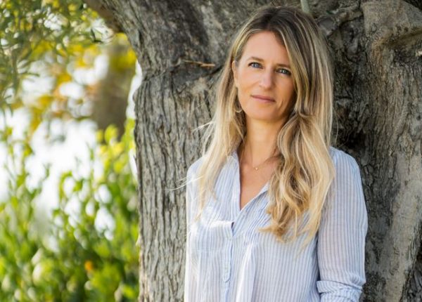 Η Ελένη Ανδρεάδη μιλάει στο in για το νέο βιβλίο της μετά τους αξεπέραστους «Πράκτορες του Πλανήτη»