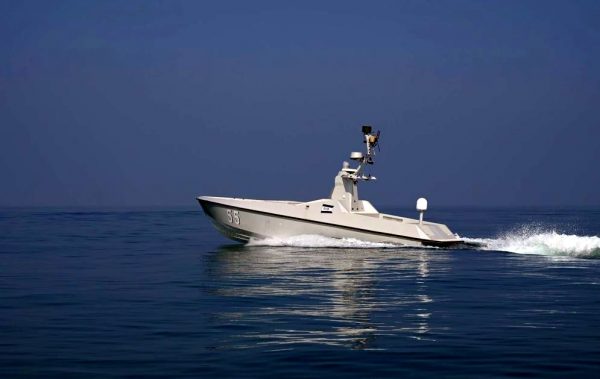 Στενά του Ορμούζ: Αμερικανικό ταχύπλοο drone αντιμετωπίζει τα ιρανικά πλοία