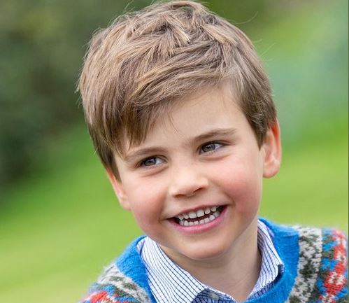 Ο πρίγκιπας Λούις έγινε 5 ετών: Οι φωτογραφίες που έδωσε το παλάτι για τα γενέθλιά του