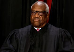Το Ανώτατο Δικαστήριο των ΗΠΑ στη «δίνη» του Κλάρενς Τόμας