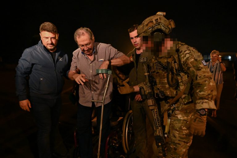 Έλληνες από το Σουδάν: Συγκλονιστικές φωτογραφίες από το Τζιμπουτί – Σε εξέλιξη και δεύτερη επιχείρηση