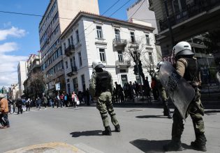 Πυροβολισμοί στην ΑΣΟΕΕ: Αντιδράσεις για το ανησυχητικό συμβάν – Τι υποστήριξε ο «πιστολέρο» αστυνομικός, τον άδειασε η ΕΛ.ΑΣ