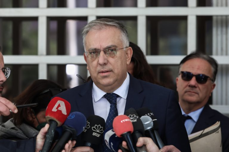 Για «αντιδημοκρατική κατηφόρα» του ΣΥΡΙΖΑ μιλάει ο Θεοδωρικάκος – Η απάντηση στην Κουμουνδούρου