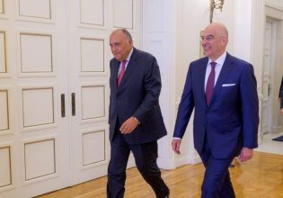 Τι άφησε η επίσκεψη Σούκρι στην Αθήνα στο δρόμο για επαναπροσέγγιση με την Άγκυρα