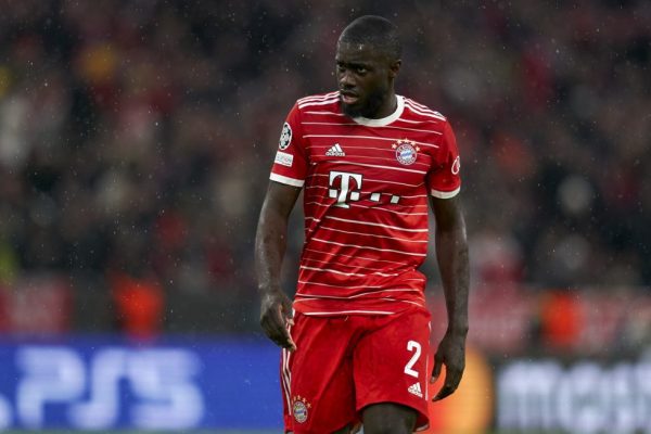 Η Μπάγερν καταδίκασε τις ρατσιστικές επιθέσεις στον Ουπαμεκανό