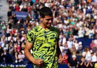 Με Αλκαράθ στον τελικό της Βαρκελώνης ο Τσιτσιπάς