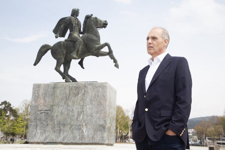 «Ή θα τους φας ή θα σε φάνε» – Η ανάρτηση Βελόπουλου που «κατέβηκε» σε λίγα λεπτά