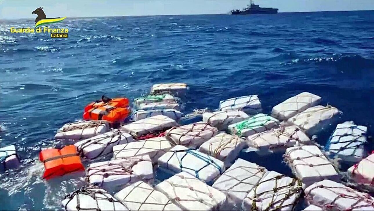 Σικελία: Κατασχέθηκαν πλωτά δέματα με ναρκωτικά αξίας 400 εκ. ευρώ