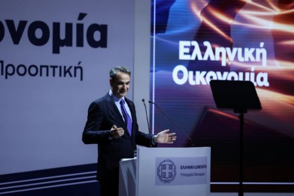 Το «τέμπο» του Μητσοτάκη προς τους γαλάζιους: Ο… Δαρβίνος, ο καταγγελτικός λόγος, η σύγκριση
