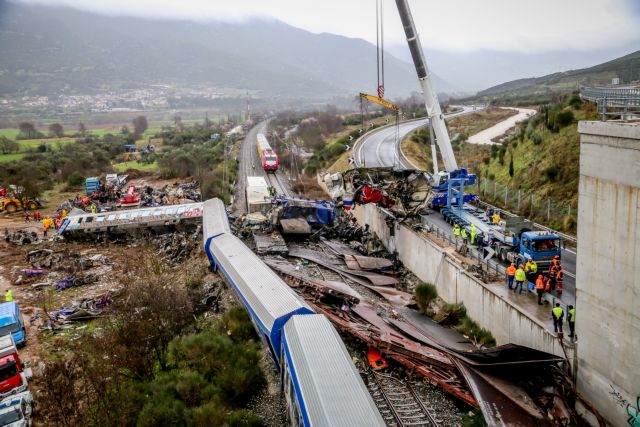 Τέμπη: Ενώπιον του ανακριτή σήμερα στελέχη του ΟΣΕ για το σιδηροδρομικό δυστύχημα