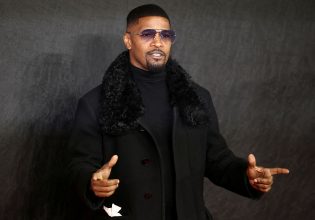 Αγωνία για τον Τζέιμι Φοξ – Παραμένει στο νοσοκομείο