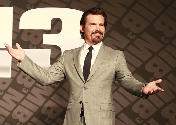 Έβαλε «φωτιά» με τη γυμνή φωτογραφία του ο Τζος Μπρόλιν