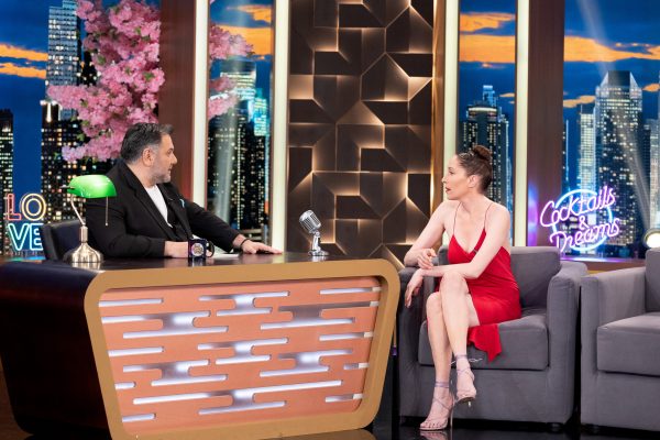 Η Κόρα Καρβούνη για την τηλεόραση και τις ταμπέλες – «Δεν με παίρνουν, υπάρχει αποκλεισμός»