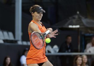 Η Μασάροβα στον δρόμο της Σάκκαρη