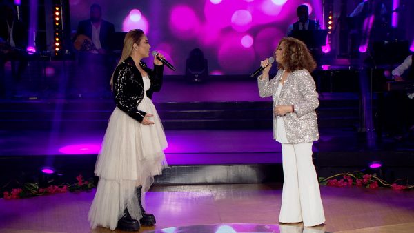 «Η νύχτα μυρίζει γιασεμί»: Γλυκερία και Μελίνα Ασλανίδου σε ένα υπέροχο ντουέτο στο «Σπίτι με το MEGA»