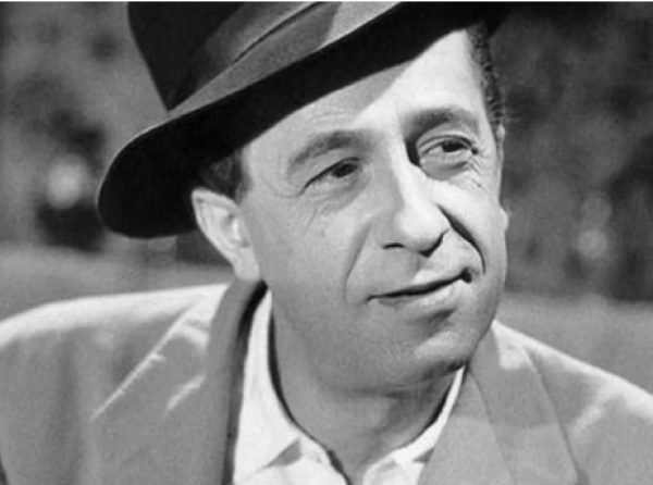 Μίμης Φωτόπουλος: Ο άνθρωπος που ακόμα χαρίζει γέλιο στο κοινό