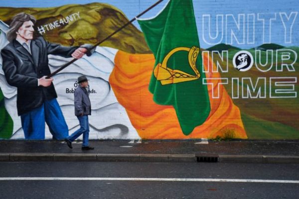 Διδάγματα μιας εύθραυστης ειρήνης από τη Βόρεια Ιρλανδία