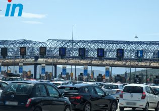 Πάσχα: Όπου φύγει-φύγει οι Αθηναίοι – 576.914 οχήματα πέρασαν τα διόδια