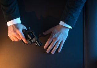 Εκβίαζε αντρόγυνο ζητώντας χιλιάδες ευρώ – Απείλησε τη γυναίκα με πιστόλι