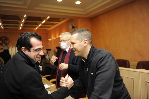 Θάνος Πλεύρης: Πώς δικαιολογεί τη φωτογραφία με τον Κασιδιάρη