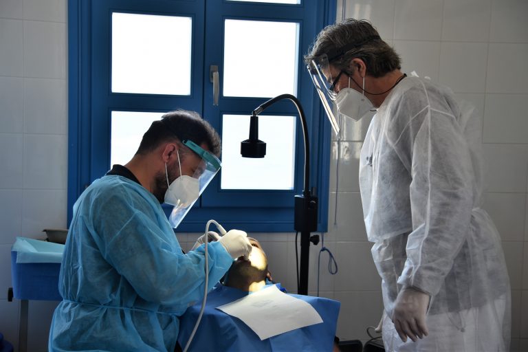 Εικόνα διάλυσης στα κέντρα Υγείας των νησιών – «Οι γιατροί ασφυκτιούν»