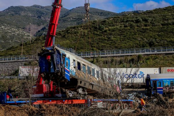 Τέμπη: «Οι ευθύνες θα αναζητηθούν επί εποχές ΣΥΡΙΖΑ και ΝΔ» λέει η Μπακογιάννη - Τι είπε ο Σπίρτζης