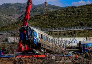 Τέμπη: «Μπαμπά πονούσα, κρύωνα και φοβόμουν» – Συγκλονίζει ο πατέρας της Ανυσίας που σώθηκε