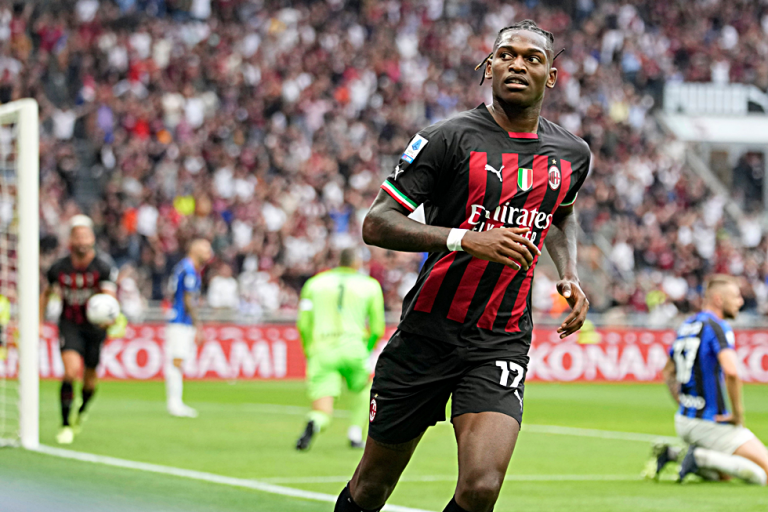 Ο Λεάο παραμένει στη Μίλαν