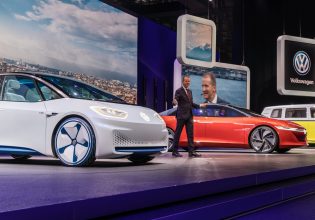 Economist: Τα πάντα σχετικά με την αυτοκινητοβιομηχανία αλλάζουν άμεσα