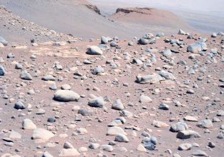 NASA: Πώς έφτασαν αυτά τα βότσαλα μέσα σε κρατήρα του Άρη;