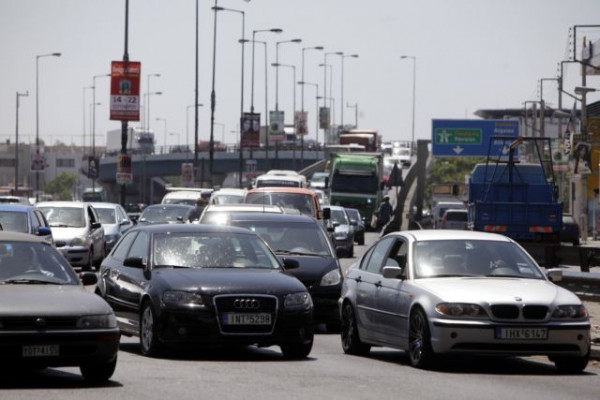 Κίνηση τώρα: Άλλη μια δύσκολη μέρα στον Κηφισό – Έχει ακινητοποιηθεί φορτηγό