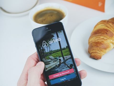 Φορολογικές δηλώσεις: Πώς θα δηλωθούν τα εισοδήματα από Airbnb