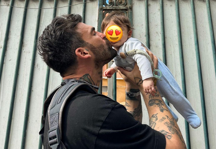 Δημήτρης Αλεξάνδρου: Η πρωινή selfie με τον γιο του - Έλιωσε το Instagram