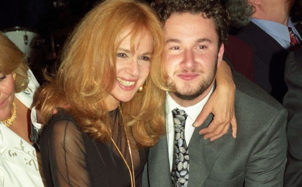 «Αιχμές» εναντίον του Γιάννη Παπαμιχαήλ ότι έχει στήσει επιχείρηση «Αλίκη Βουγιουκλάκη Α.Ε»