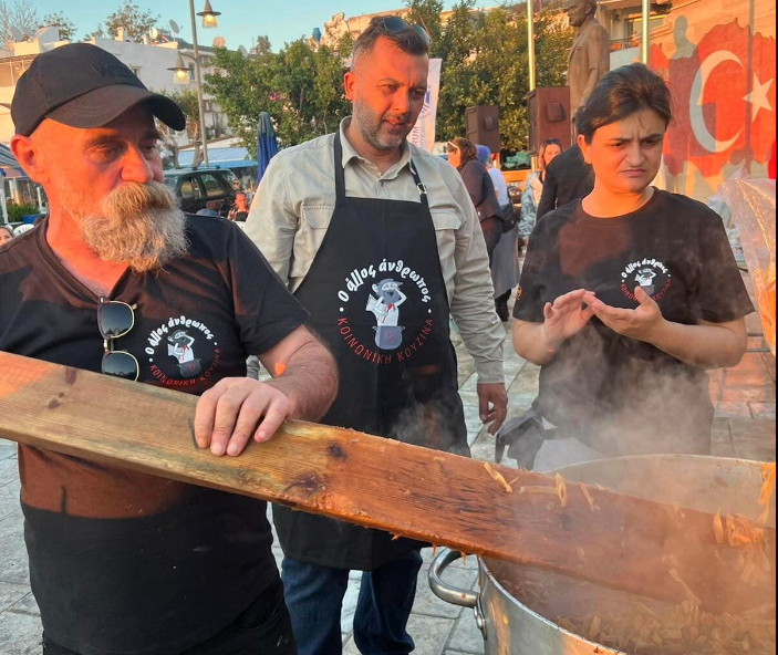 «Άλλος Άνθρωπος»: Του έστειλαν αστυνομία να ελέγξει αν έχει άδεια να μαγειρεύει