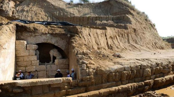 Αμφίπολη: Πώς είναι στο εσωτερικό του ταφικού μνημείου