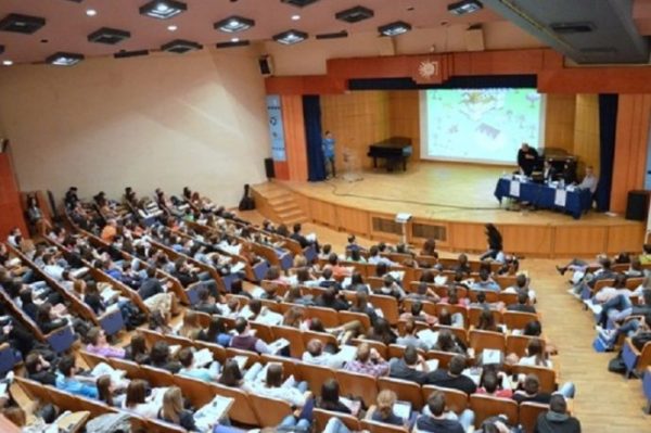 Οι φοιτητές, η ελπίδα της χώρας μας