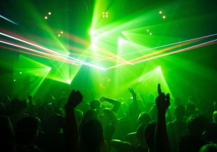 Θεσσαλονίκη: 22χρονη κατήγγειλε ότι τη βίασε ο ξάδερφός της σε κλαμπ