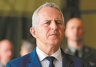 Ψάχνουν την έκπληξη με το Επικρατείας