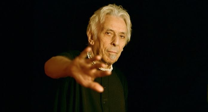 Ο John Cale, που έγραψε ιστορία με τους Velvet Underground, έρχεται στο Ωδείο Ηρώδου Αττικού