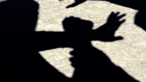 Ενδοοικογενειακή βία στο Ηράκλειο: Ξυλοκόπησε την 39χρονη σύζυγό του και εξαφανίστηκε