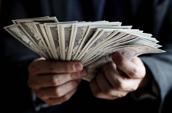 Forbes: Σε πάνω από μισό τρισ. δολάρια αυξήθηκε ο πλούτος των Ρώσων ολιγαρχών