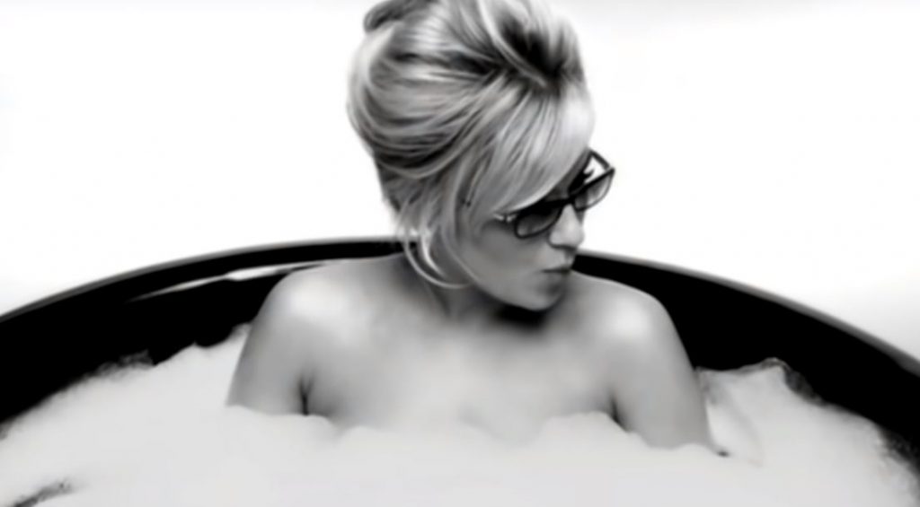 H cool περσόνα της Τζαζ σκηνής, Melody Gardot, έρχεται στο Ηρώδειο